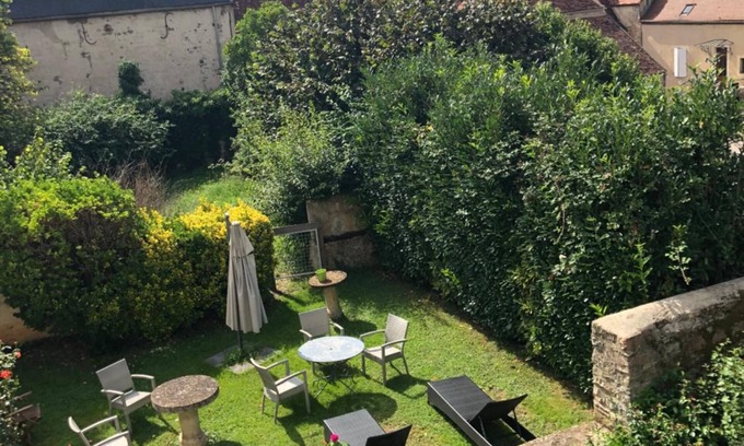 Semur-en-Auxois Hotel | Hôtel des Cymaises