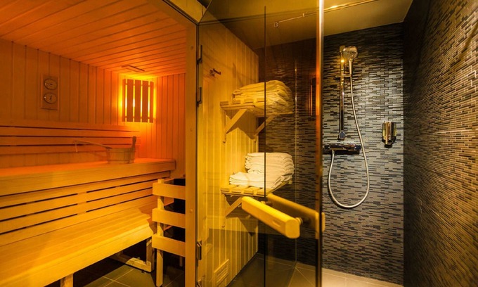Quartier de Rochechouart Hotel | Hôtel Helussi