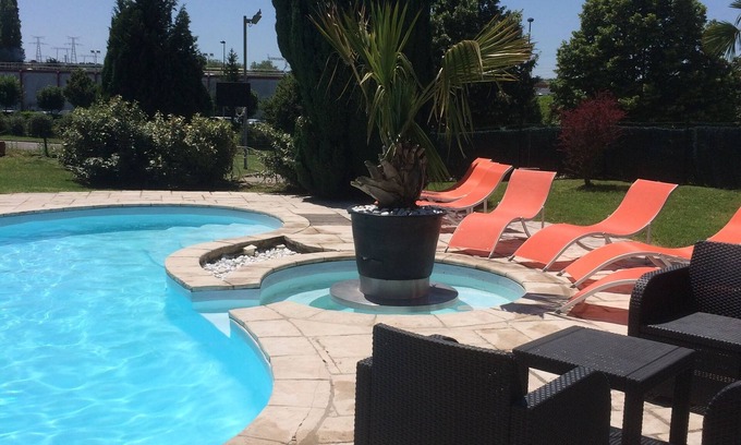 Chesnes Hotel | Hôtel La Roselière