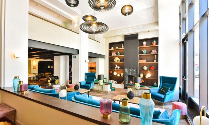 Antibes City Centre Hotel | Hôtel La Villa Port d'Antibes & Spa