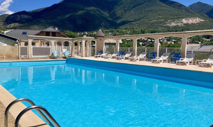 Guillestre Hotel | Hôtel Le Catinat Fleuri