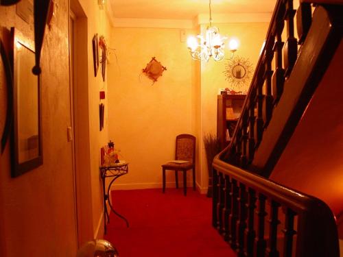 Moulins-la-Marche Hotel | Hôtel le Dauphin