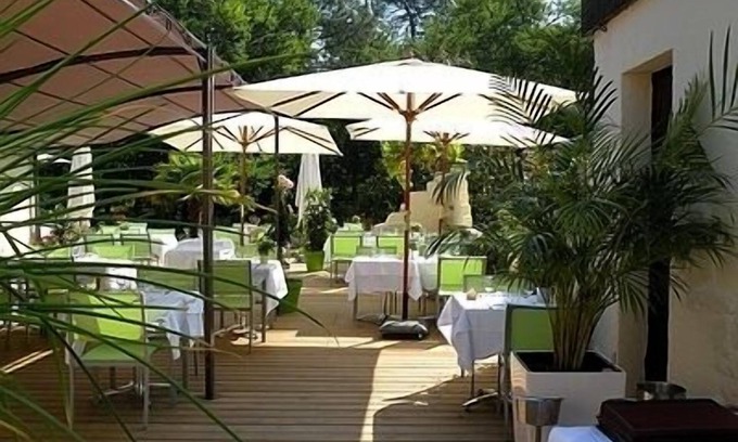 Le Pian-Medoc Hotel | Hôtel Le Pont Bernet