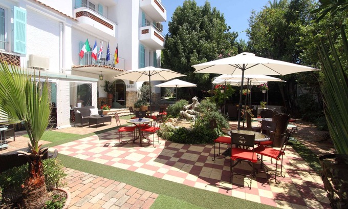 Juan-les-Pins Hotel | Hôtel Le Pré Catelan