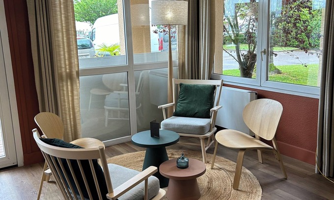 Saint-Marcel Hotel | Hôtel Nell