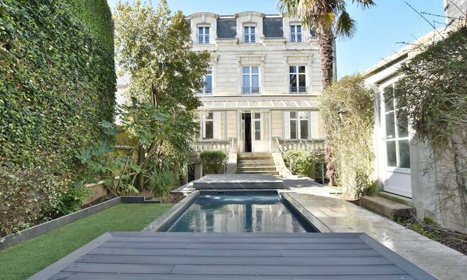 Cholet House | Hôtel particulier en hypercentre avec piscine