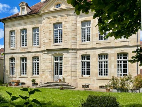 Semur-en-Auxois Apartment | Hôtel Particulier, Maison Jazey.