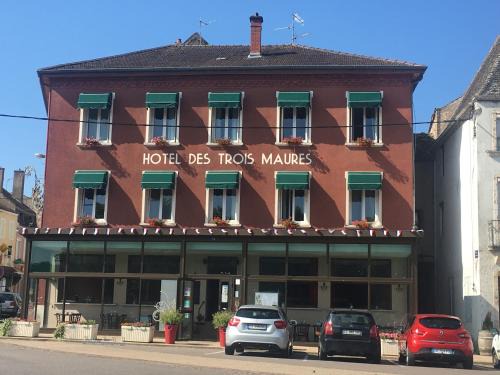 Verdun-sur-le-Doubs Hotel | Hôtel-restaurant Les Trois Maures