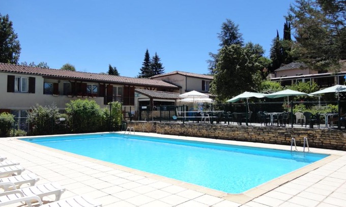 Bouzies Hotel | Hôtel Restaurant Les Falaises