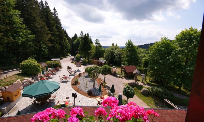 Furtwangen Hotel | Höhengasthaus Kolmenhof an der Donauquelle