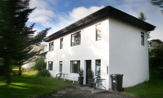 Husavik House | Húsavík Guesthouse