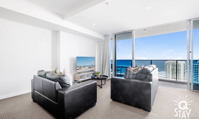 Surfers Paradise Apartment | H'Residence - 3 Bedroom Apartment with Ocean Views