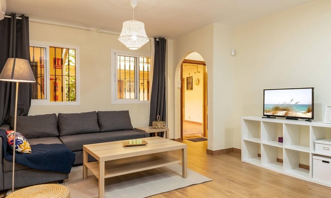 La Trinidad Apartment | H2M Feijoo close to city center in a quiet area