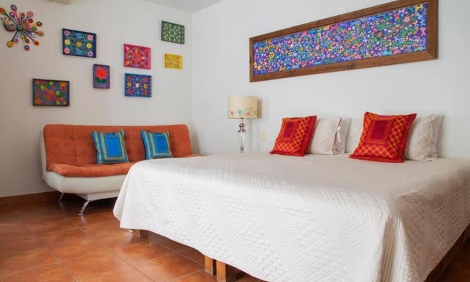 Reforma Bed & Breakfast | Habitación Alebirjes en Casa Los Arquitos B&B