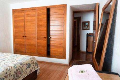 Providencia House | habitación con baño en amplia casa H3