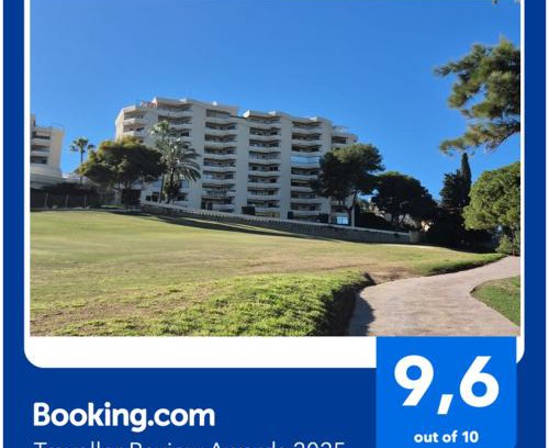 New Golden Mile House | Habitación deluxe con baño privado en Atalaya Apartagolf, Estepona
