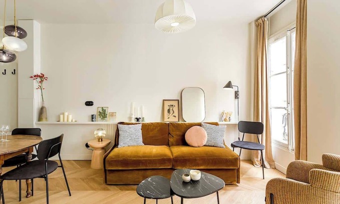 Strasbourg -Saint-Denis Apartment | Habitat Parisien - 1 BR A/C - Montorgueil Lune I