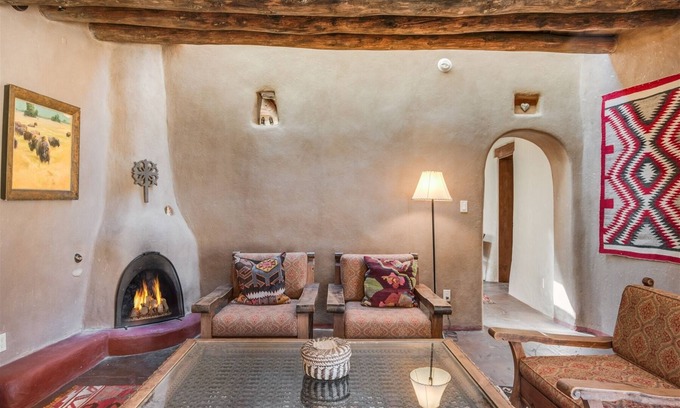 Historic Eastside House | Hacienda Rose - Historic East Side Adobe