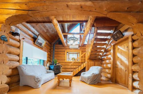 Iimori Ski Chalet | Hakuba Riverside Loghouse