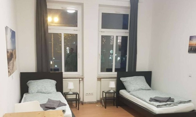 Halle Apartment | HAL04 cozy flat with TV & WiFi in Halle