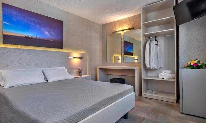 Ermoupoli Hotel | Halaris Rooms