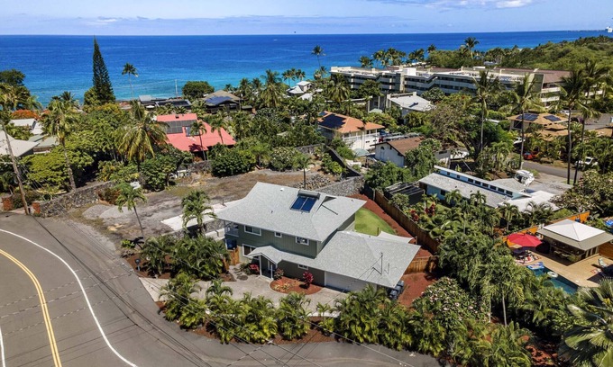 Kahaluu Bay House | Hale A Kai: Big Island Home w/partial Ocean view, AC &WiFi