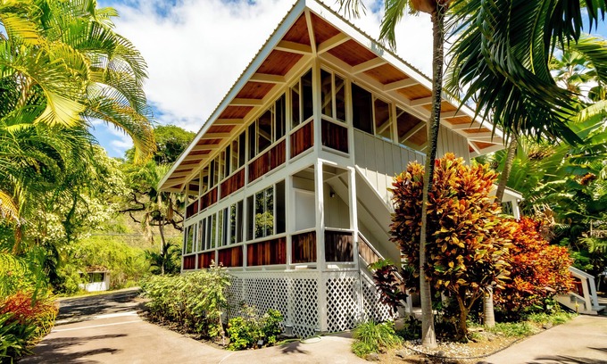 Honaunau-Napoopoo House | Hale Hanai - near Kealakekua Bay - Proximity to ocean without oceanfront price