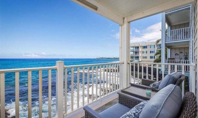 Kailua-Kona Condo | Hale Kona Kai 201 - Kona Oceanfront