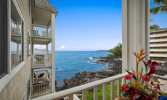 Kailua-Kona Condo | Hale Kona Kai 311 - Ocean and Lagoon Views