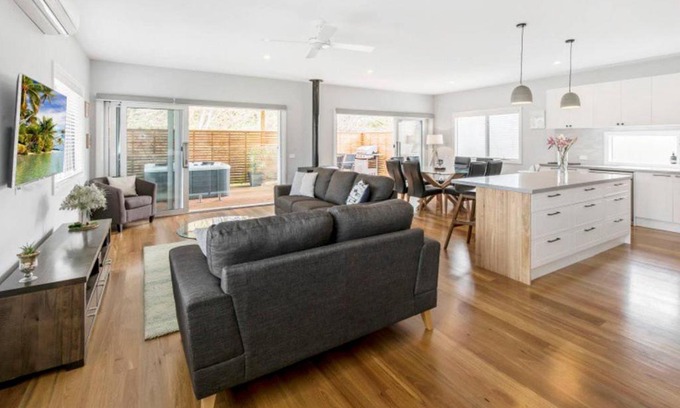 Rye Bed & Breakfast | HALE KUPA Rye Beach House Spa Table Tennis
