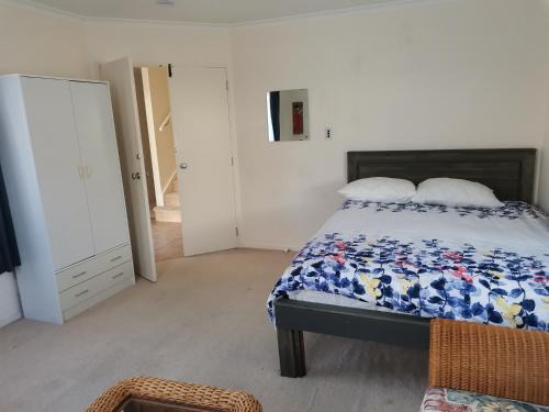 Bucklands Beach House | Half Moon Bay Ensuite room