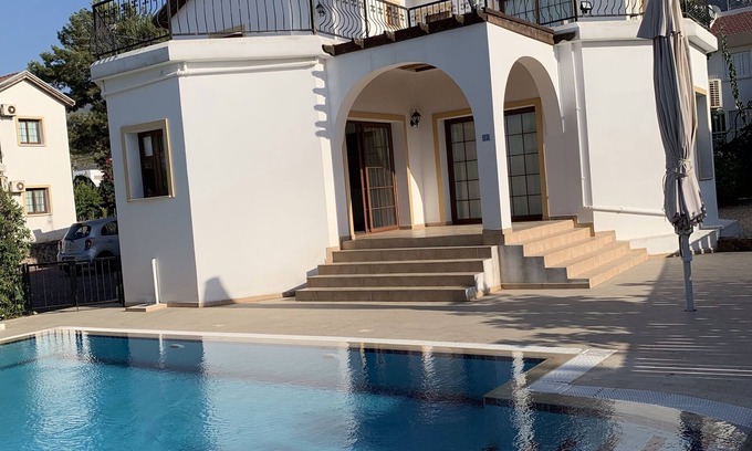 Karavas Villa | Half Moon Villa 4 bedroom with private pool