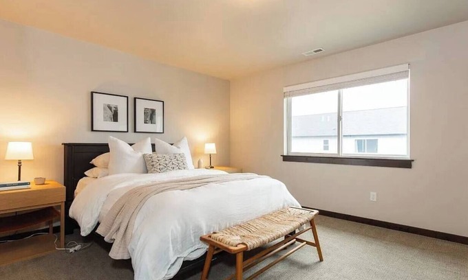 Bozeman House | Halfpipe Basecamp: Come enjoy Big Sky Country!