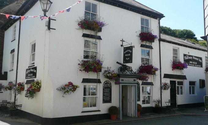 Kingsand Bed & Breakfast | Halfway House Inn