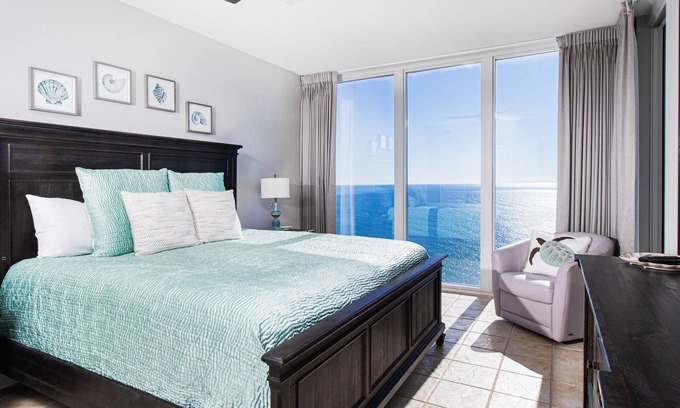 Navarre Beach Condo | 🏖️ Halfway To Heaven~ BEAUTIFUL~SPACIOUS~Gulf Front~Pool~Hot Tub-3B3B, Sleeps 8