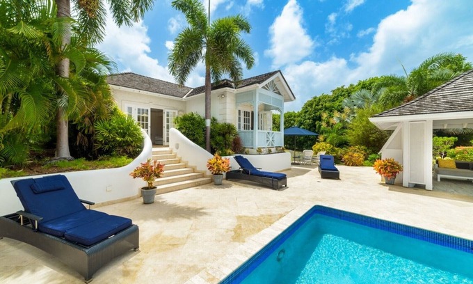 Porters Villa | Halfway Tree Villa by Fantasia Villas
