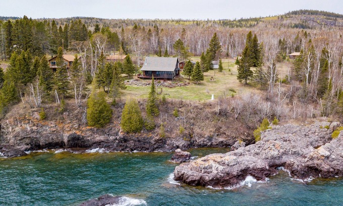 Tofte House | HALSNOY HAVEN ON THE NORTH SHORE OF LAKE SUPERIOR. Unreal Lake Superior views!