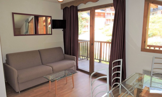 Orelle Apartment | Hameau 1 303 - SPA & PISCINE appartement 6 pers