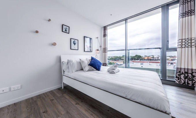 Hamilton Apartment | Hamilton 409