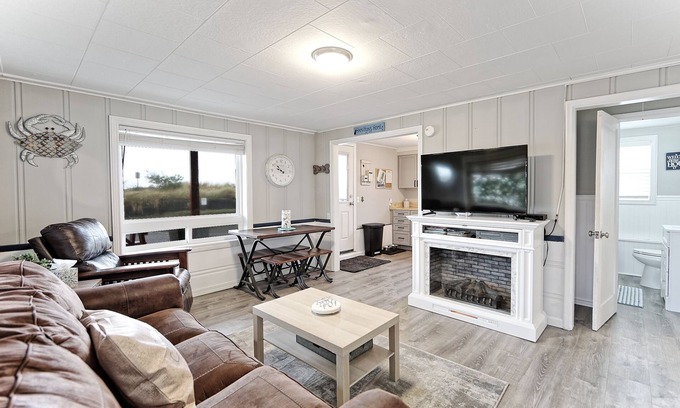 Rockaway Beach Condo | Hamilton's Home at The Getaway I Dog Friendly - Easy beach access and parking