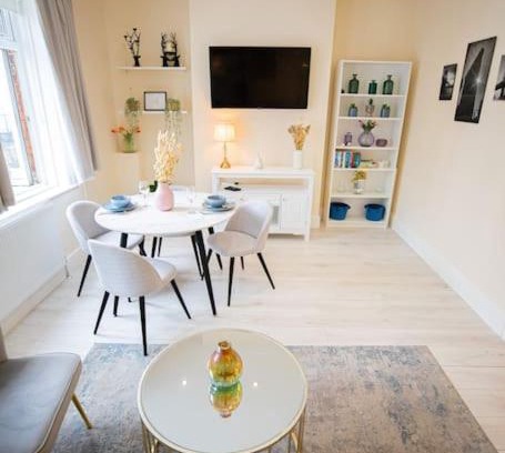 Hammersmith and Fulham Apartment | Hammersmith Apollo 1 Bedroom Apartment