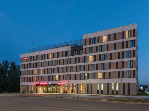 Bruhl-Guterbahnhof Hotel | Hampton By Hilton Freiburg