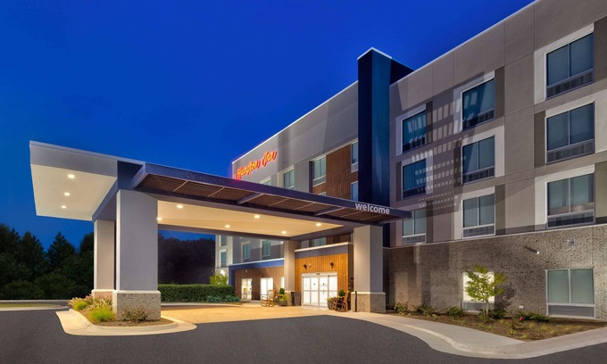 Danville Hotel | Hampton Inn Danville, VA