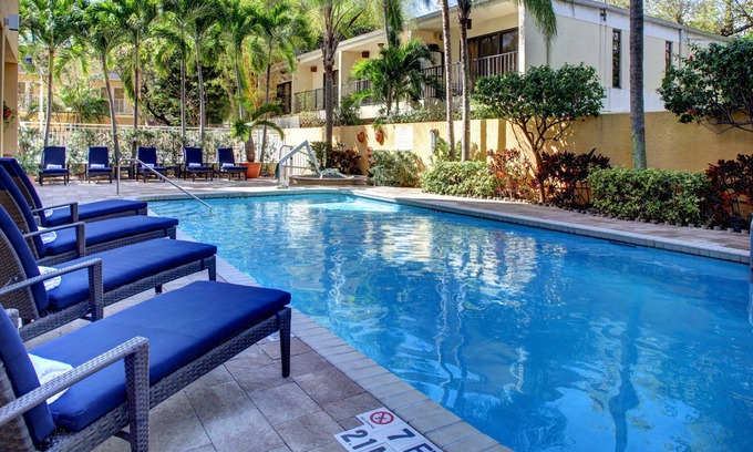 Coconut Grove Hotel | Hampton Inn Miami-Coconut Grove/Coral Gables
