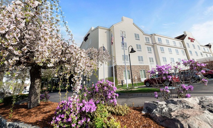 Nashua Hotel | Hampton Inn Nashua