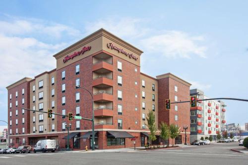 Port Gardner Hotel | Hampton Inn Seattle/Everett Downtown