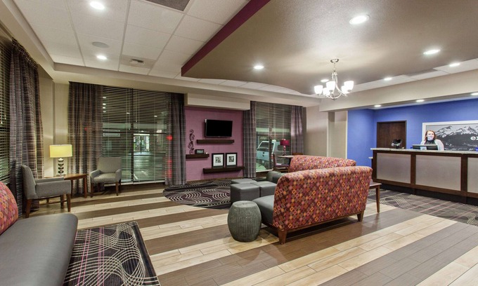 Port Gardner Hotel | Hampton Inn Seattle/Everett