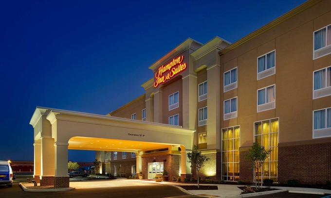 Cheektowaga Hotel | Hampton Inn & Suites Buffalo Airport