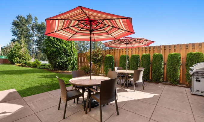 Burlington Hotel | Hampton Inn & Suites Burlington