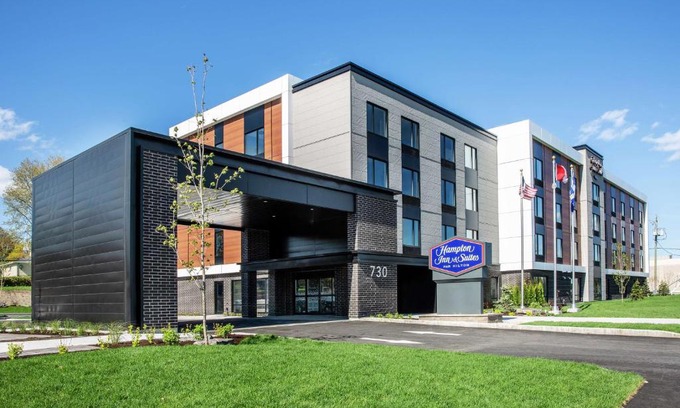 Quartier 5-2 Hotel | Hampton Inn & Suites by Hilton Québec - Beauport